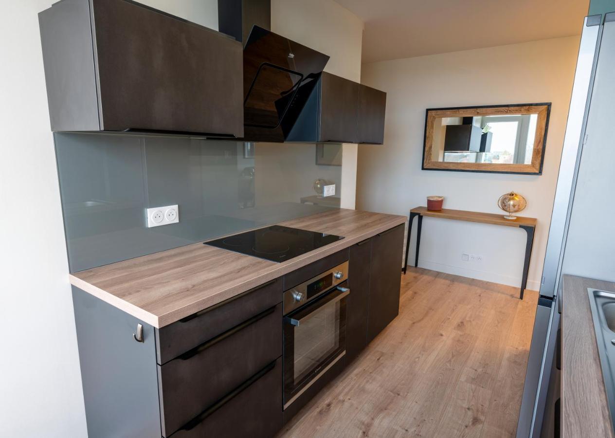 T2 De Standing Climatise Avec Parking Prive, Tram T2 T5, Hopitaux Est Apartment Брон Екстериор снимка