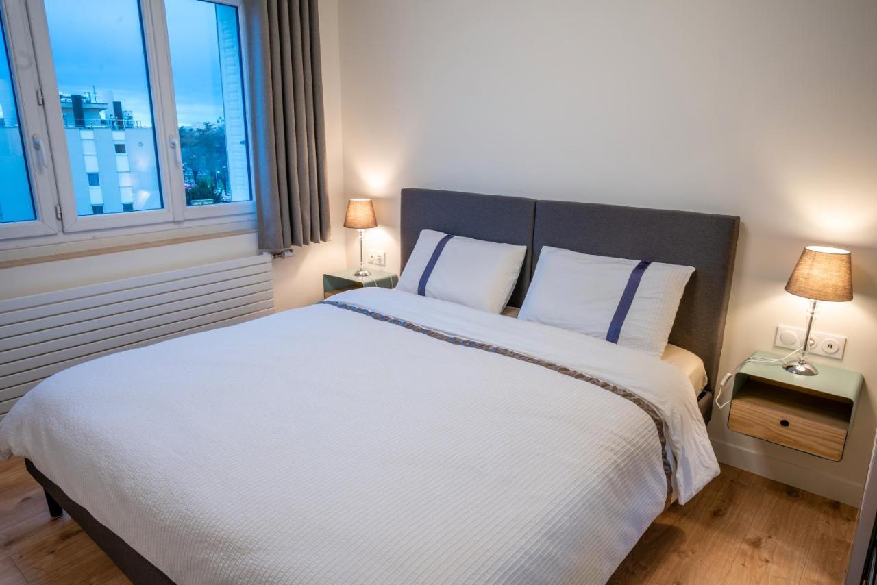 T2 De Standing Climatise Avec Parking Prive, Tram T2 T5, Hopitaux Est Apartment Брон Екстериор снимка