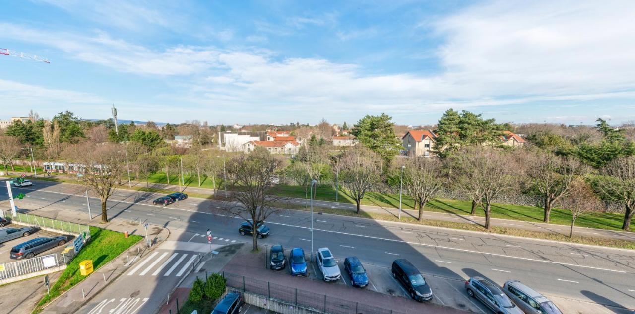 T2 De Standing Climatise Avec Parking Prive, Tram T2 T5, Hopitaux Est Apartment Брон Екстериор снимка